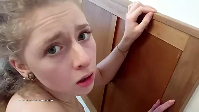 Náctiletá První Anál, Teen Zdenka, Blondýny Pov, Sperma V Pochvě, Cesky Creampie, Vystříkaný Anal