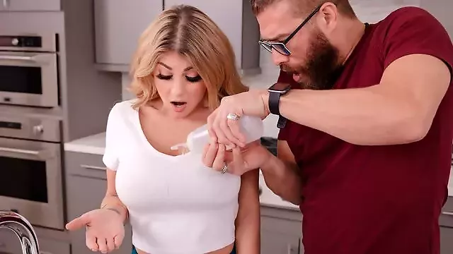 Büyük Göt Milf, Sarışın Oral, Koca Memeli Milf, Mutfakta Ayakta, Ayakta, Anal Yağlı, Iri Memeleri Sikmek