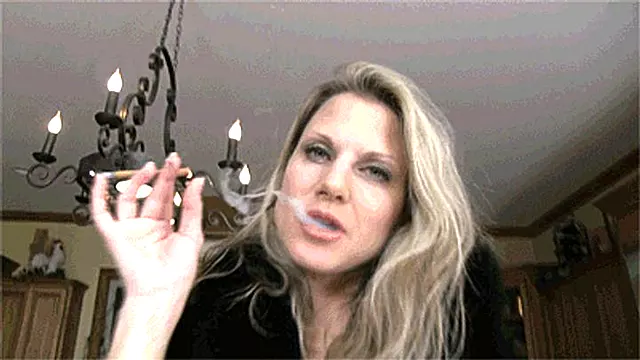 Kvindelig Agent, Støvler Femdom, Mistress Støvler, Kvindelig Dmoinans, Ryger Dominans, Femdom Kvindelig