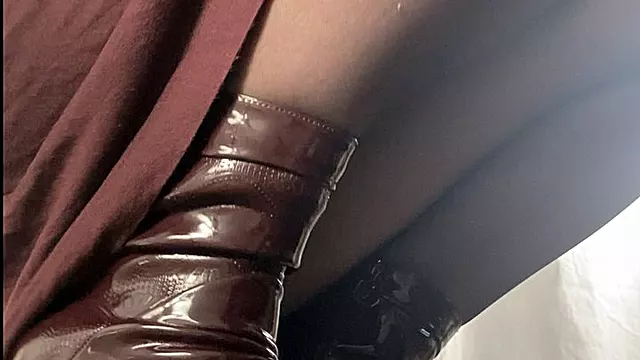 Black Friday Special A Bootjob dream in Ugg Boots and Garfield Plateau Boots - Tramplegirl uses 2 pairs of her boots and let him explode - Shoejob, CBT, Nylon fetish, Handjob, Giantess, POV, Upskirt - multiedit - 4k