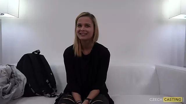 Tatuointi Blondi, Lesbo Blondi, Koekuvaus Lesbo, Lesbo Kolmikko, Koekuvaukset Tatuointi, Tsekki Haastattelu
