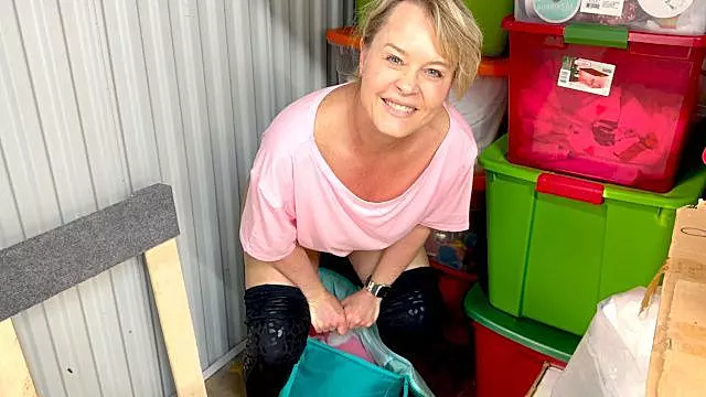 Leidy Amateurs, Amatør Piss, Moden Dame, Singel Dame, Damer På Toalettet, Moden Tissing, Moden
