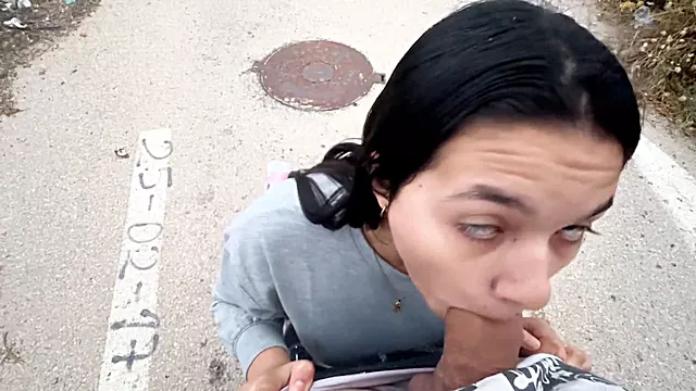 Hot outdoor oral session with big ass stranger Alvaroperezr and Sashasweetx69