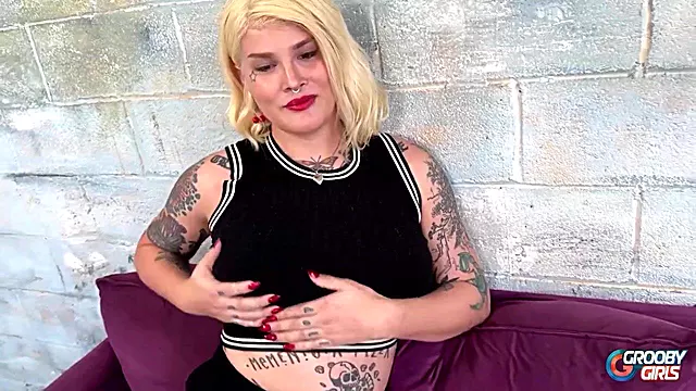 Ecarte Son Cul Solo, Babe Gros Seins, Grosses Fesses Masturbation Solo, Trans Ttbm, Plantureuse Solo Anal
