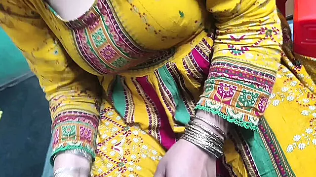 Hot Pakistani Stepmom Faiz Gets Rough Fuck - Doggy Style & Cum in Mouth