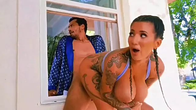 Jogging, Jiggling & Helping Him Cheat