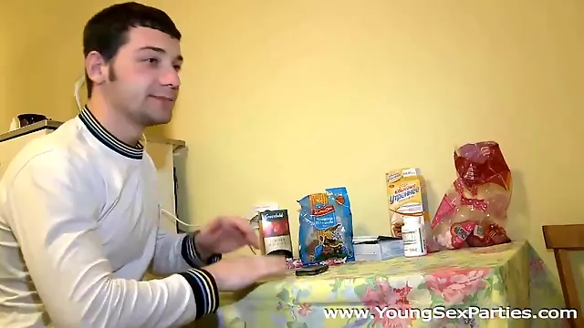 Amateur Parkplatzsex, Amateurs Blow Job, Teen Amateur Titten, Brünette Blowjob, Brünette Teen