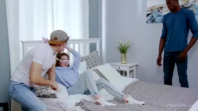 Tinara Fututa Cu Pula Mare, Sanii Mari Adolescente, Muie Dubla, Filme Porno Cu Finalizare Ln Pizda Sii Oral