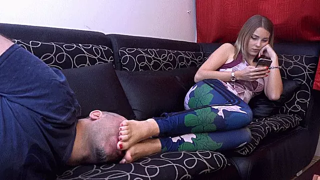 Sex Na Treningu, Lizanje, Stopala Lice, Stopala, Lizanje Nogu Sex, Znojna Stopala, Fetis, Sisanje Hardcore