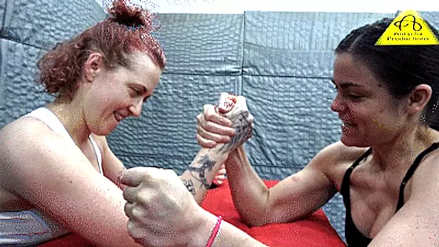 Armwrestling Brigit Heart vs Bambi MX