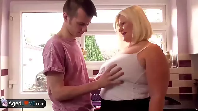 Moden Granny, Moden Og Teen, Bbw Bedstemor, Ung Moden Bbw, Ung Blondine, Fedt Modne, Bedstemor