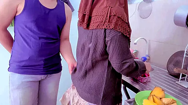 Arap Arab Desi, Asya Guzeli, Mutfakt Arkadan, Olgun Göte Boşalma, Goguslerime Boşal, Selfie