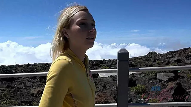 Výstřik Na Amatérku, Hubené Amatérky, Amatéři Kouří, Blond Malá Prsa, Vystriky, Vystriky Na Kozy