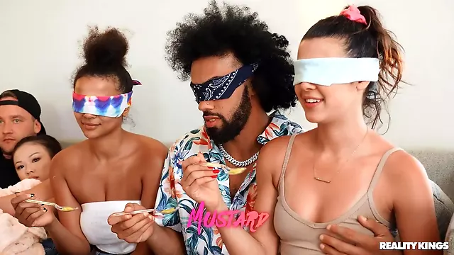 Ass Lick Pussy, Pillu Takaapäin, Iso Pillu Tölkki, Musta Pillu, Tatuointi Blondi, Karva Pillu