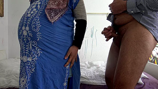 Pregnant Muslim refugee girl fucks in a German brothel for cash