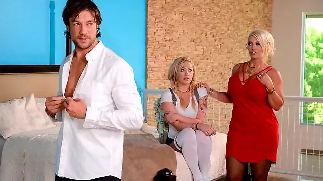 Blondynky, Honění Anál, Honeni A Koureni, Mladá Blondýnka, Misionář, Anál, Vystřik Na Teen, Pornohvězdy