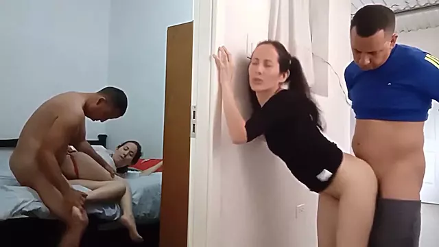Amatör Aldatma, Amatör Karısını Paylaşan, Sert Anal, Genç, Eş Paylaşım, Dörtlü, Hard Wife, Doruk Noktası Köpekçik
