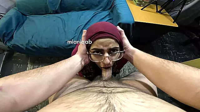 Arabija Hijab, Kurcina Ass, Jebu Mu Zenu Za Pare, Bracni Par Pusi Kurac, Svrsavanje Duboko U Grlo