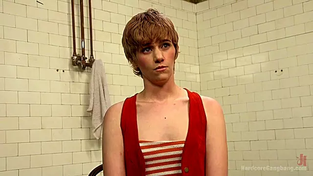Short-haired Hooker Group Hardcore Sex