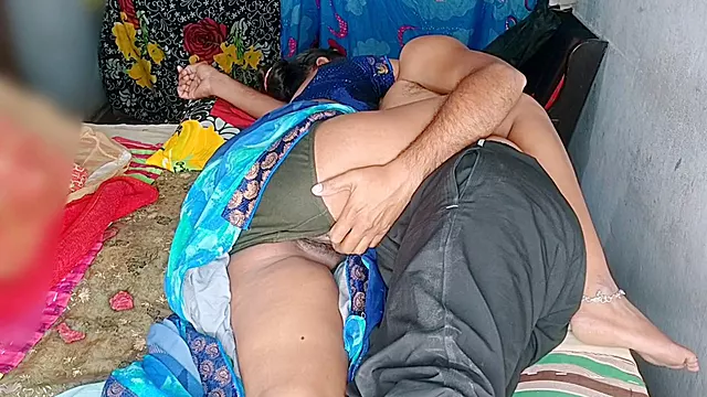 Busty Indian bhabhi Rakul008 gets it on with her stepsister