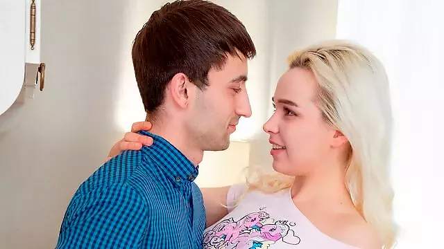 Kutyapóz Anal, Fiatal Seggbe, Szoke Tini Nagy Mell, Szopás, Tini Szopás, Kozelrol, Szőke Seggbe
