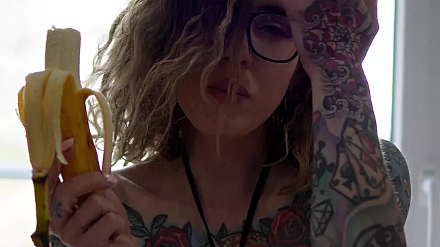 Mamas Grande Foder, Peituda, Peituda Tatuada, Tetas, Tatuagem Em Baixo Dos Peitos, Peitos Gigantes