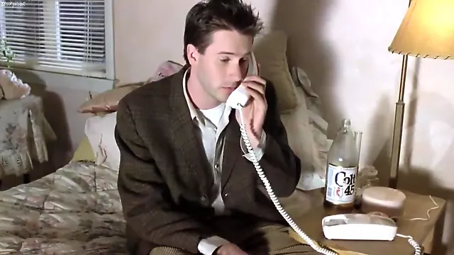 Kicking and Screaming (1995) Perrey Reeves