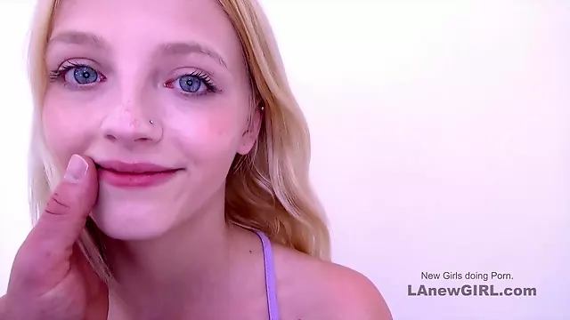 Skinny Coed gets tight twat humped in studio