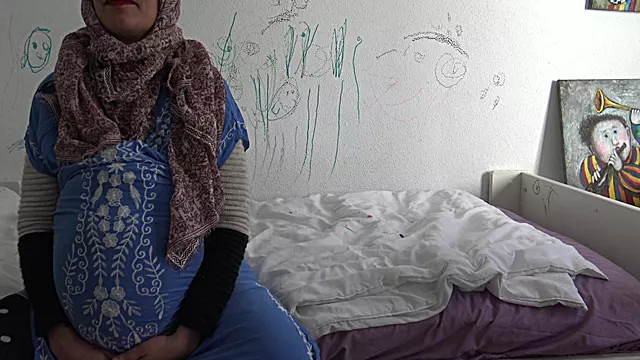 Pregnant Syrian Refugee Fucks In German Brothel