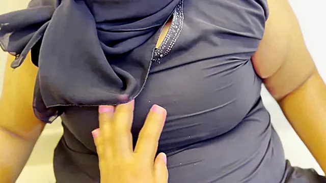 Velke Zadky Arabky, Vaginální Kondom, Stříkání Do Kondomu, Stříkání Do Kundy, Strikani Na Kundu