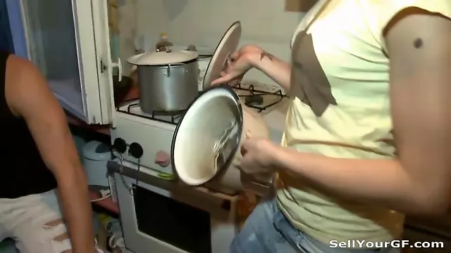 کم سن خشن, زن قحبه خشن
