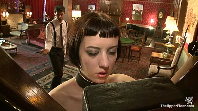 Lesbijki Brunetki, Brunetki Milf, Upokarzanie Femdom, Kobieca Dominacja Lejsbijki, Fetysz Lesbijki