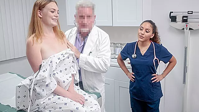 Grosser Schwanz Abspritzen, Sperma Auf Kleinen Titten, Ärztin Untersuchen, Schwarz Hardcore