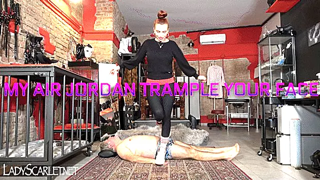 LADY SCARLET - MY AIR JORDAN TRAMPLE YOUR FACE mobile