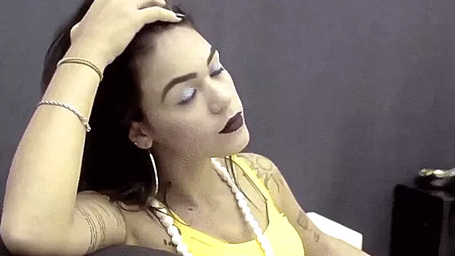 Smoking Black Lips 120's Model Kimberly Video 0069