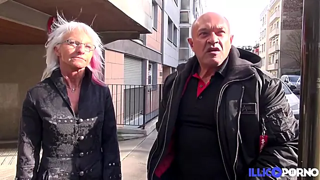Arsch Dreier Anal, Blond Anal, Grosser Arsch Anal, Oma Big Ass Anal, Oma Doppelfick, Doppel Penetration Strümpfe