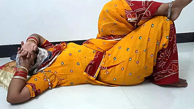 Indian Desi Bhabhi Full Sex in Ghaghra - Hardcore Chudai with Kavitamaam