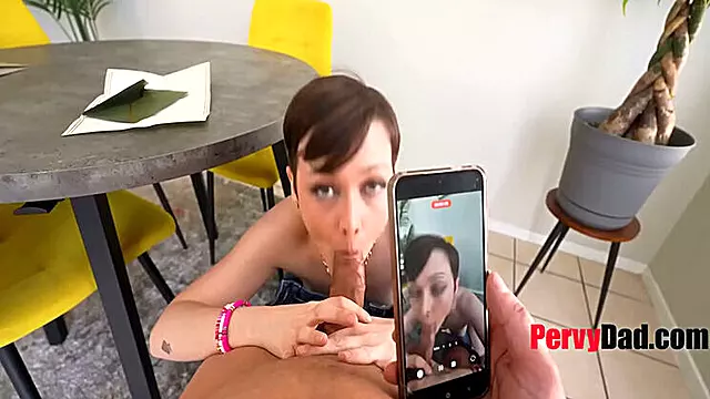 Brünette Blowjob, Headshaving, Oral Brünett, Blasen Heimlich Gefilmt, Treten, Kotzen, Schwanz Lutschen