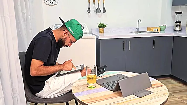 لاتین اماتور, زنان میان سال زیبا و سینه بزرگ, لا پستونی, زدن موی کیر, سکس کوس تنگ با کیر کلفت