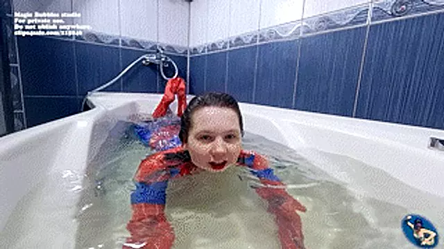 Helen_Spidergirl in the bathtub 720