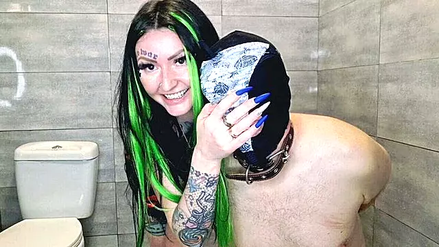 Gorące Mamuśki, Brunetki Milf, Brunetka Majtki, Fetysz Majtki, Lizanie, Lizanie Majtek, Lizanie Slave