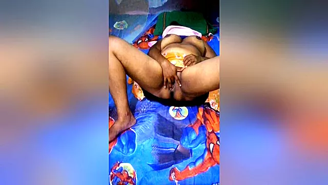 Sri Lankan Aunty Hit Her Ass Hole And Pussy Using Double Side Dildo Home Made Closup Video