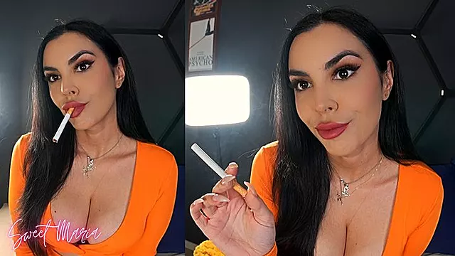 Isot Tissit Rotujen V, Isot Tissit, Isot Tissit Kurvikas, Retro Lesbot, Fetissi Lesbo, Tupakointi Lesbot
