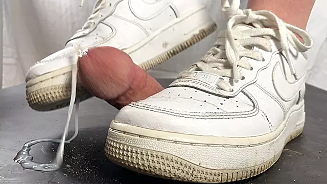 Black friday Special - Shoejob and sneaker fetish - A CBT and Shoejob Dream in well worn and dirty white Nike AF s - no socks - Multicam - 4K