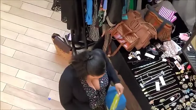 Humongous cleavage of the mature lady