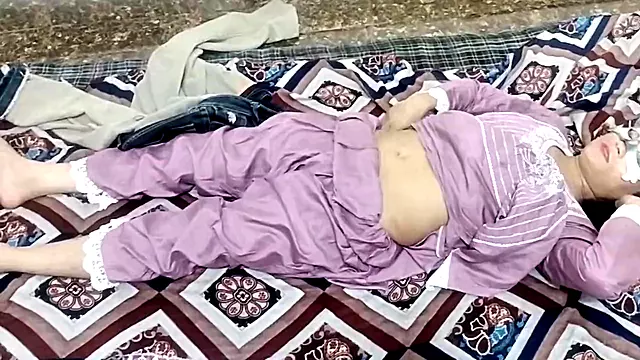 College Girl Hostel Me Jakar Paise Dekar Jabar Dasti Pela