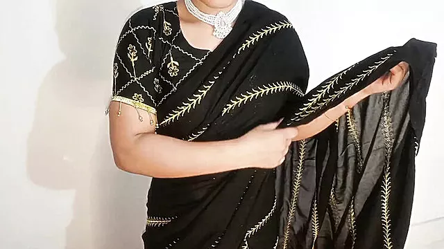 Desi Bhabhi in Saree Fucks Devar Hard - Big Tits Teen Riya Moni