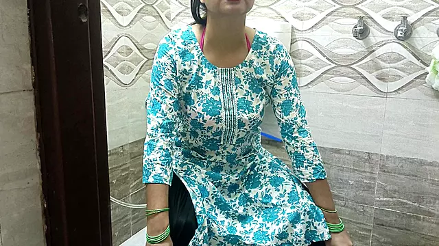Solo Ado 18, 18 Ans, Beauté Solo, Jeune Et Jolie, Maratre, Jeune Fait Maison, Vieille Indienne