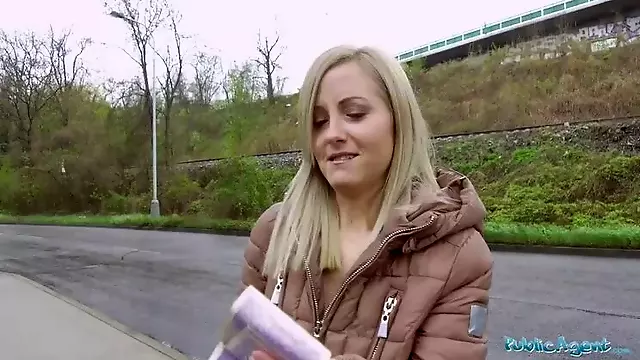 Public Agent Blonde runs from Police after fucking outdoors