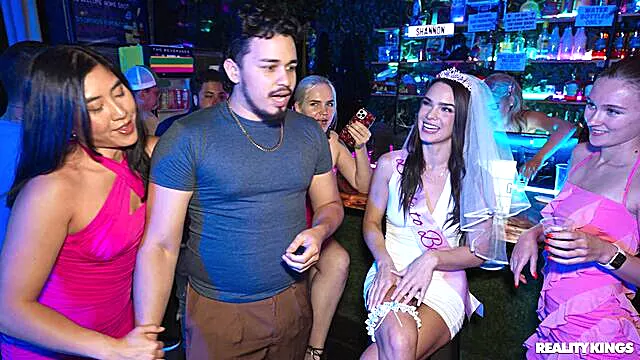 از کون و دهنی, از بغل انال, انال بزرگ سبزه, خروس بزرگ جوان, کون بزرگ هات سکسی, مقعد کون سبزه